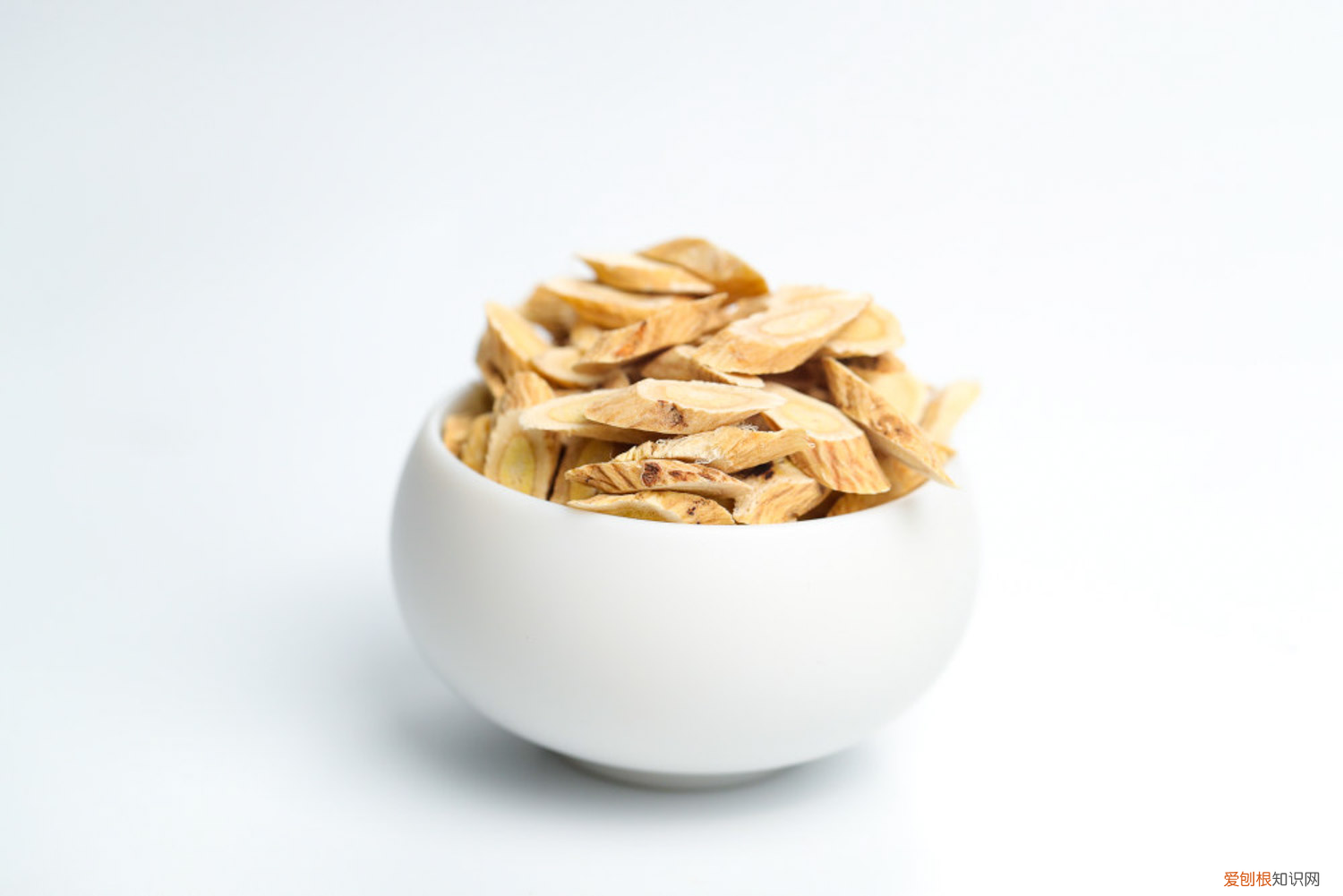 黄芪的作用和功效及禁忌，黄芪的功效是什么，有什么禁忌？