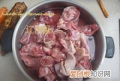如何炖好吃的鸡肉排骨，排骨炖鸡的做法大全家常窍门
