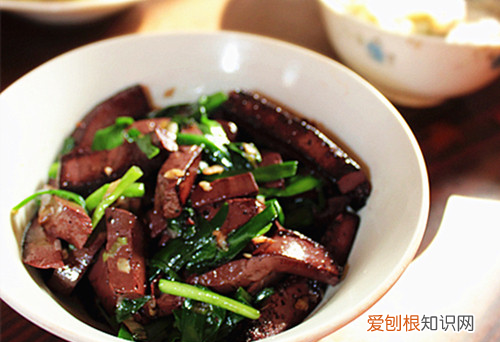 韭菜炒猪血怎么做，韭菜猪血怎么炒好吃