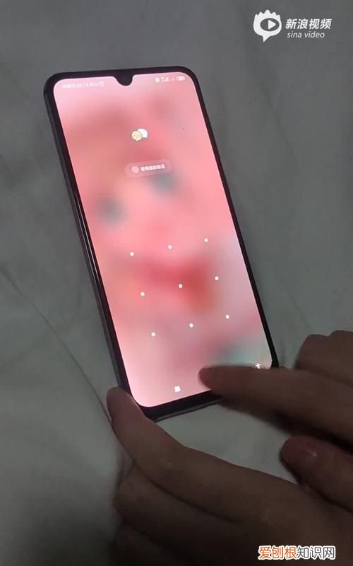 手机闪屏是怎么回事，手机经常跳屏是怎么回事