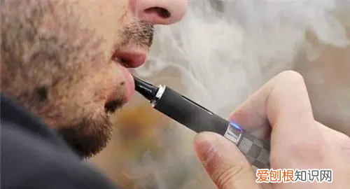 飞机可以带电子烟，飞机上可以带电子烟吗