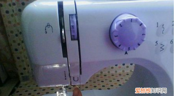 缝纫机的绕线方法，电动缝纫机怎么穿线