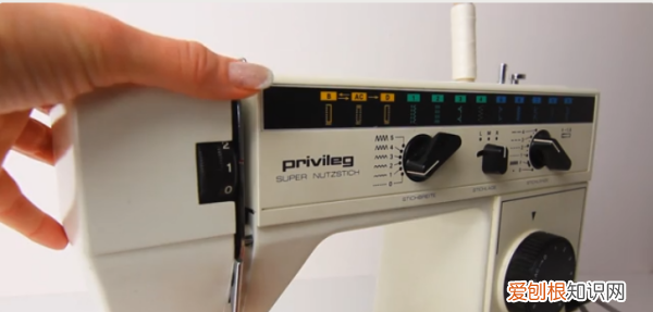 缝纫机的绕线方法，电动缝纫机怎么穿线