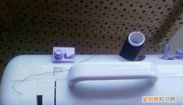 缝纫机的绕线方法，电动缝纫机怎么穿线