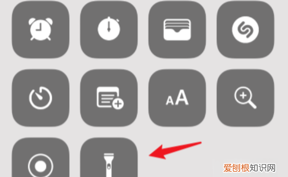苹果手电筒怎么开,苹果如何打开手电筒功能