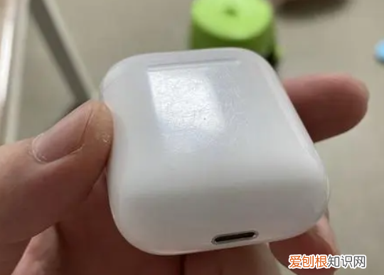 airpods二代真假鉴别，airpods2真假区别包装盒