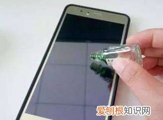 用什么清洗手机屏幕最好 使用什么清洗手机屏幕