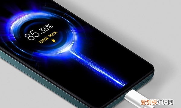 小米11pro充电断断续续，小米手机充电反复断开