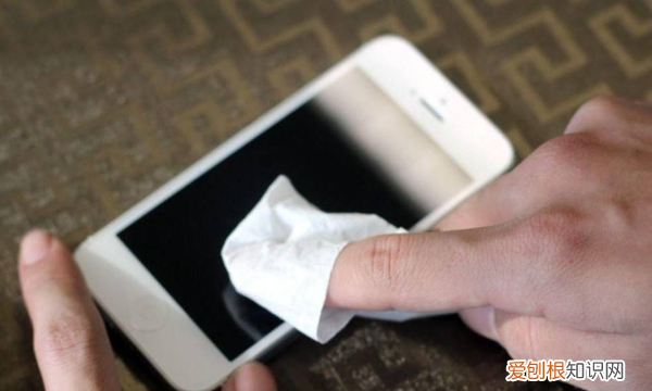 手机屏突然出现细竖线，华为手机屏幕出现竖条是什么原因