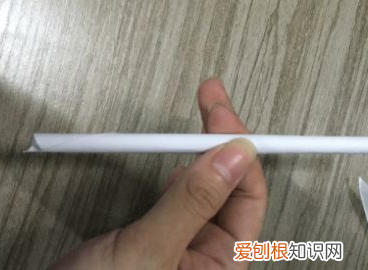 怎么用纸折风车，如何用纸折风车视频