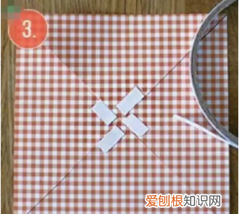 怎么用纸折风车，如何用纸折风车视频