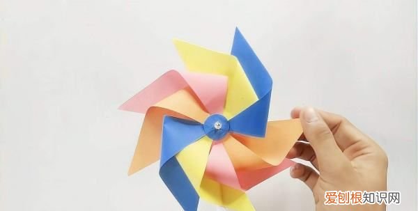 怎么用纸折风车，如何用纸折风车视频