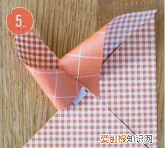 怎么用纸折风车，如何用纸折风车视频