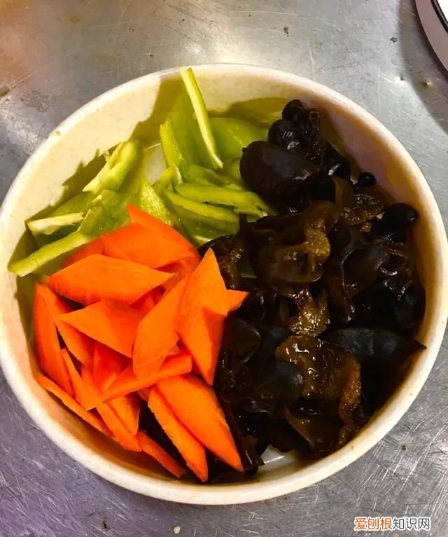 怎么炒猪肝好吃，怎么样炒猪肝才又嫩又好吃呢