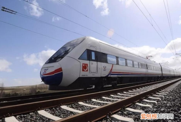 高铁无座可以坐餐车
