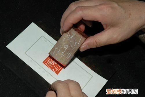 书法作品如何盖章，书法作品印章的盖法示范