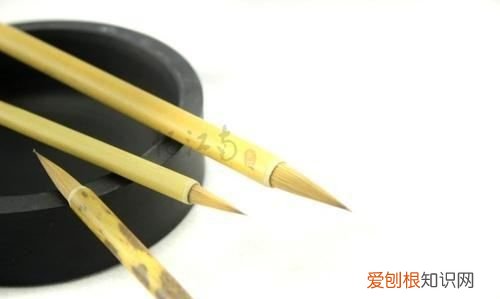 书法的印章是自己刻的，书法印章是要刻自己的名字的吗