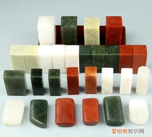 书法的印章是自己刻的，书法印章是要刻自己的名字的吗