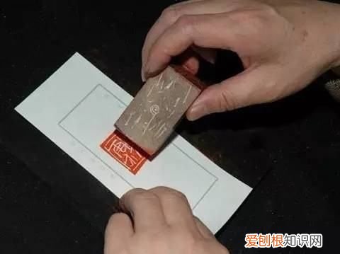 书法的印章是自己刻的，书法印章是要刻自己的名字的吗