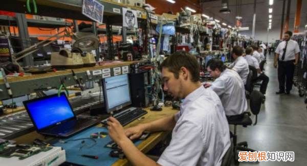 电脑屏幕两侧显示不全，台式机屏幕显示不全了怎么办