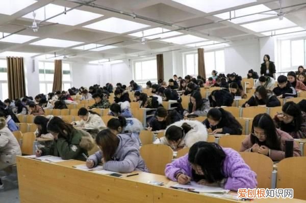 四级考试有时间看听力题目,四级考试时间够不够看听力题目可以吗