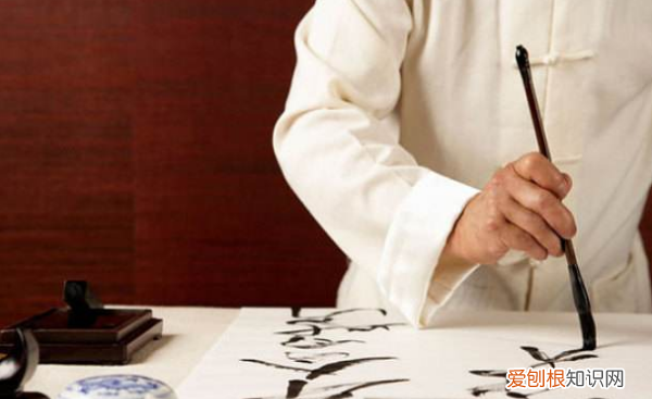 书法以什么为格，硬笔书法的格式是什么样的