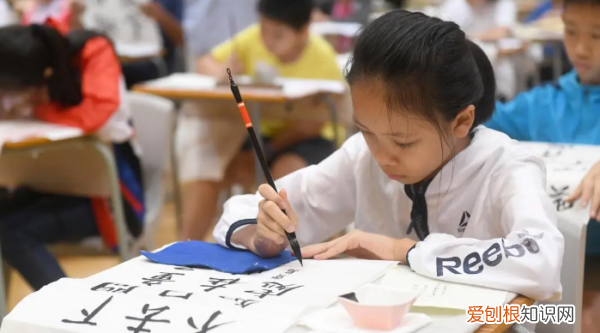 蚕头燕尾是什么意思