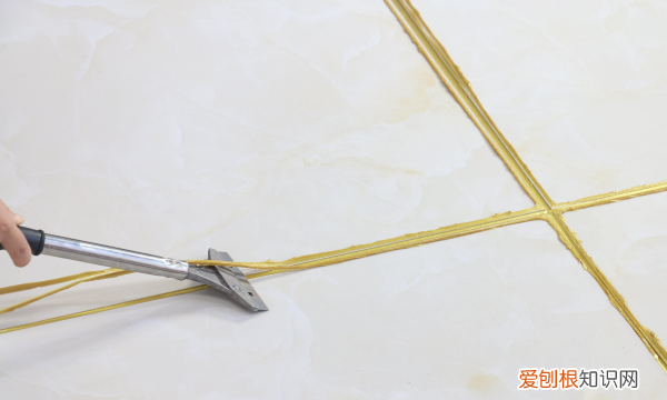 美缝的最佳时间，瓷砖美缝什么时候做最好?需要注意些什么?_美缝剂