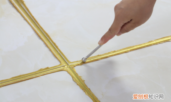 美缝的最佳时间，瓷砖美缝什么时候做最好?需要注意些什么?_美缝剂