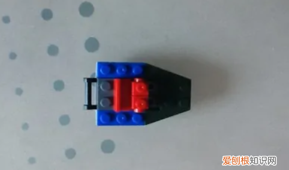 小颗粒积木拼装教程视频，如何完成微小颗粒积木的拼装