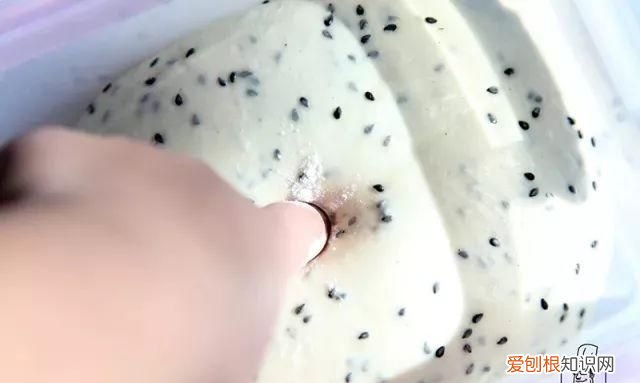 面团发酸还能用吗