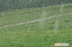 80句大全 雨天个性朋友圈说说