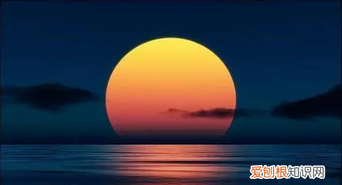 什么共潮生的前一句是什么,海上明月共潮生的上一句古诗