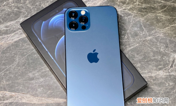 苹果2自带膜，苹果手机自带保护膜有用吗