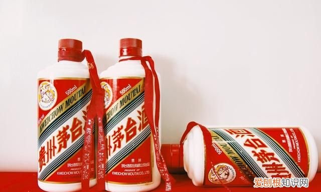 酱香型白酒和浓香型白酒的区别,酱香型白酒与浓香型白酒有啥区别