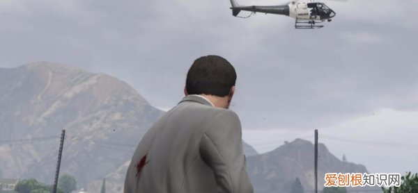 ps4方舟怎么调第三人称，侠盗猎车5怎么切换第三人称