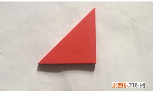 七巧板小鱼怎么拼图片，怎么用七巧板拼出一个渔夫