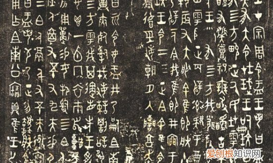 在什么东西上篆刻，什么的特点是在紫砂壶上篆刻书画的