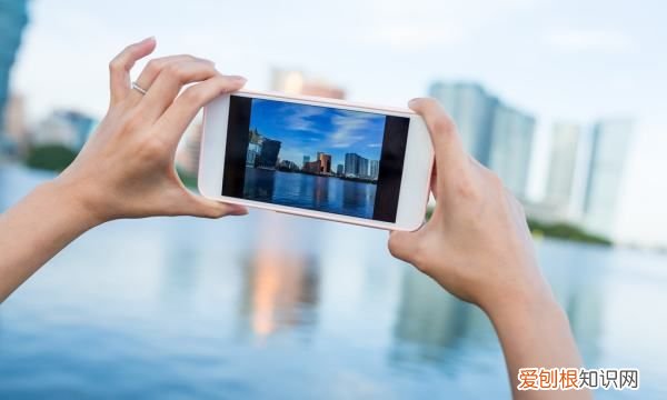 水印相机如何自动定位，水印相机地点怎么设置