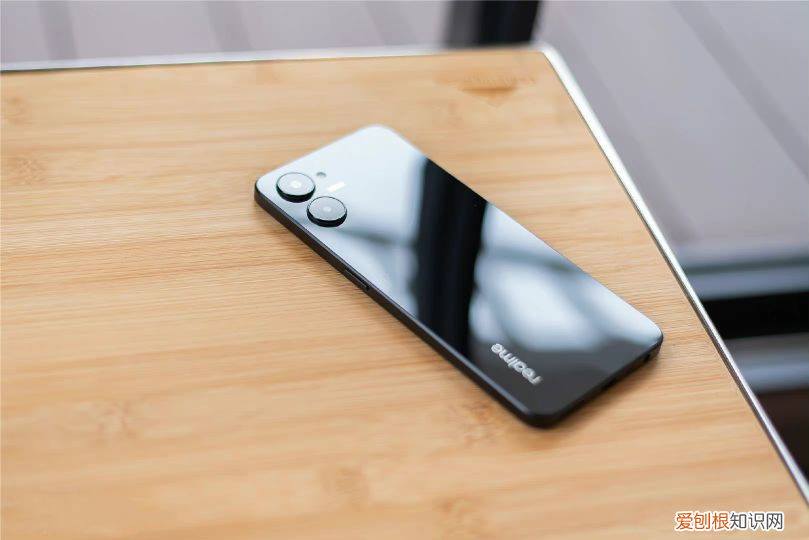 荣耀和realme哪个牌子手机好