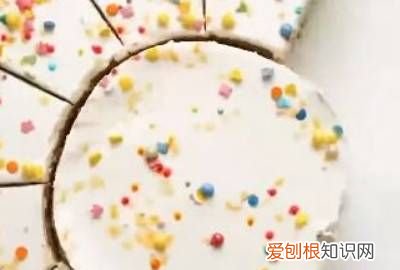 切蛋糕怎么切才整齐且不粘刀 ,切蛋糕怎么切才整齐且不粘手?