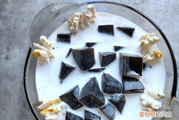 烧仙草怎么做才好吃，黑白仙草的做法黑白仙草怎么做好吃黑白仙草