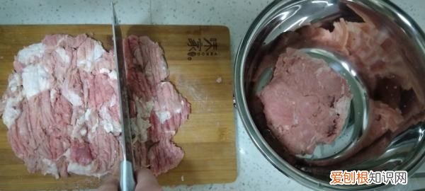 牛肉馅怎么调好吃还嫩,茴香牛肉馅怎么调好吃还嫩