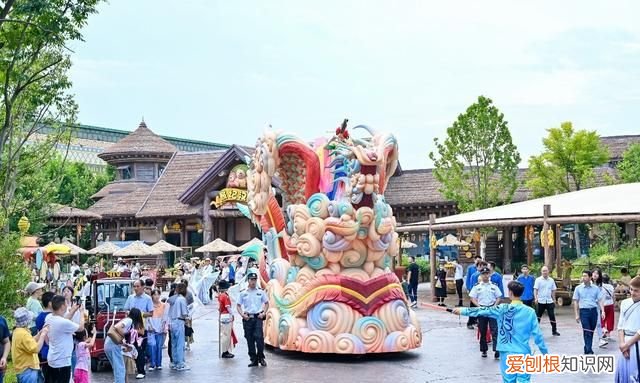 方特主题乐园开启国庆,全国方特第一个主题乐园在哪