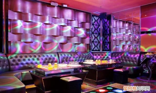 一首歌一个故事一段情的说说,一首歌一个故事一种感伤