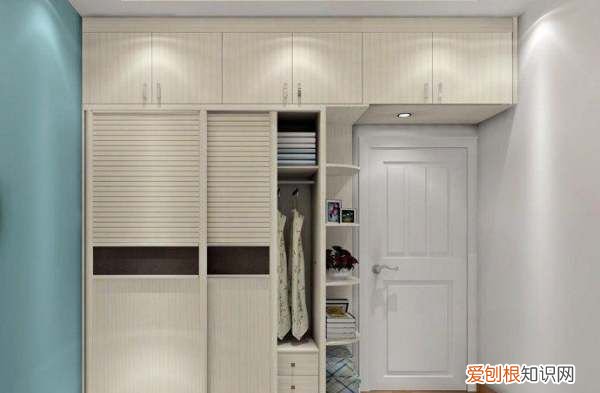 定制衣柜与墙体有缝隙该怎么处理