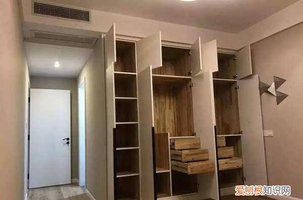 定制衣柜与墙体有缝隙该怎么处理