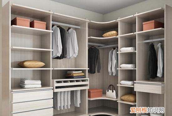 定制衣柜与墙体有缝隙该怎么处理