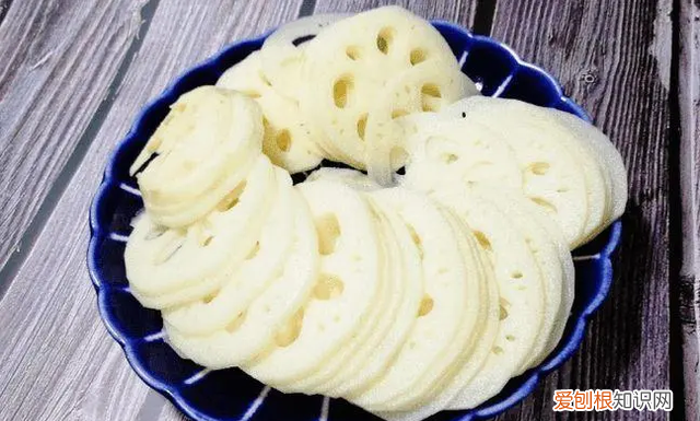 藕片焯水放了白醋怎么藕变黑了,藕片焯水怎么才能不发黑