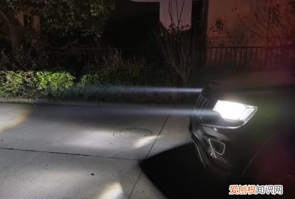 车灯2000流明正常，led车灯23000流明正常